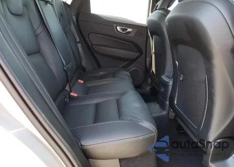 2025 Volvo Xc60 Ultra z USA, uszkodzony, nr VIN YV4H60RM7S1008033